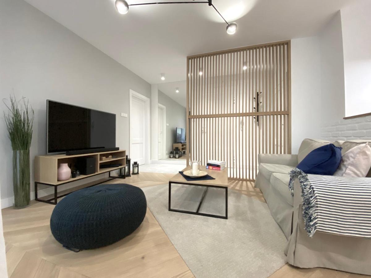 Mycherry - Old Town Apartment - Wiezienna 21C فروتسواف المظهر الخارجي الصورة