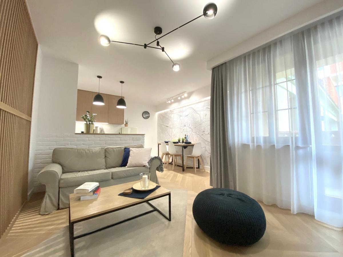 Mycherry - Old Town Apartment - Wiezienna 21C فروتسواف المظهر الخارجي الصورة