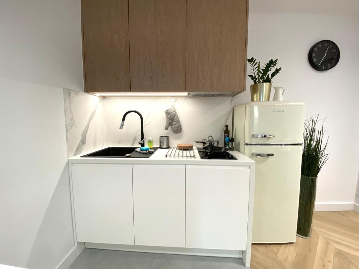 Mycherry - Old Town Apartment - Wiezienna 21C فروتسواف المظهر الخارجي الصورة
